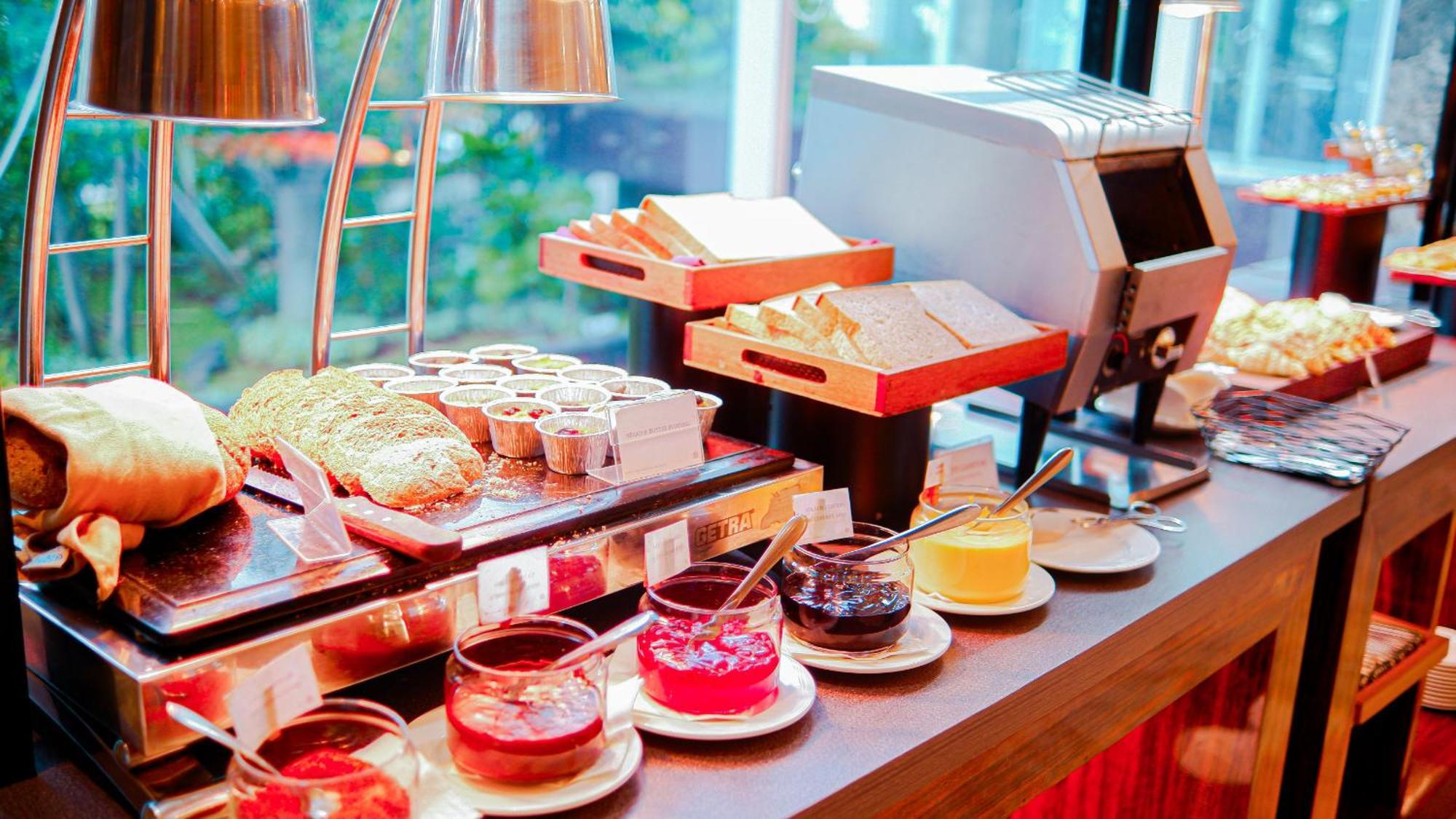 Grand Orchardz Hotel Kemayoran Giacarta Esterno foto